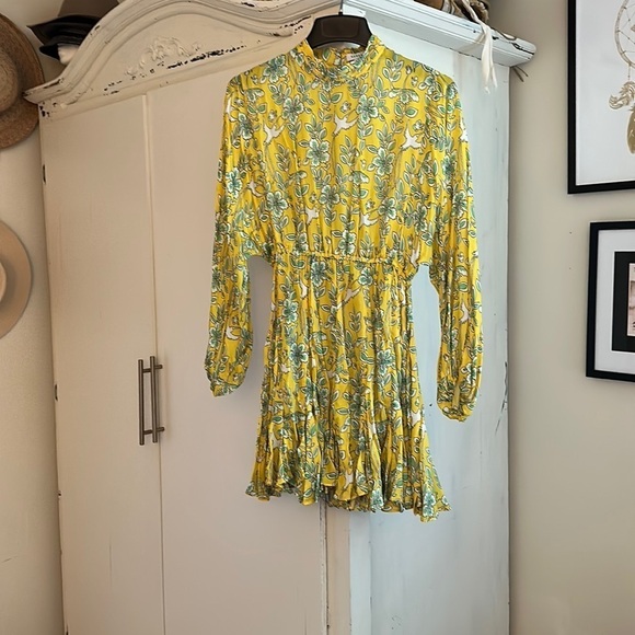 RHODE - Picture 3 of 6